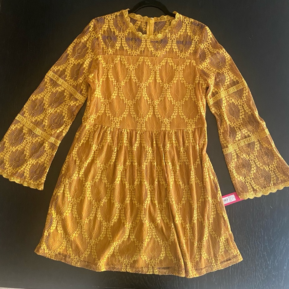 NWT Gold Lace Dress Size Large Xhilaration